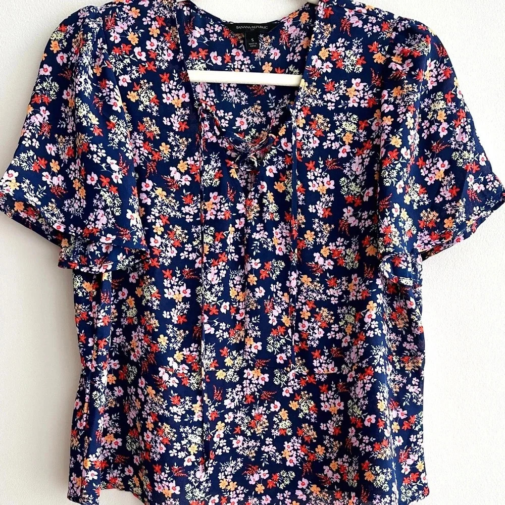 Banana Republic Bold Floral Print Flowy Peplum V-Neck Blouse, Navy/Multi, Small